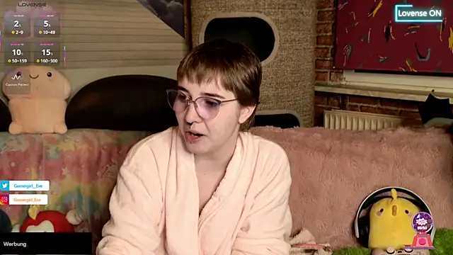 Snapshot of GamerGirl_Eve chatting on 09-11-25, 07:25 GamerGirl Eve online show from 09-11-25, 07:25