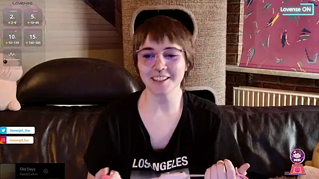 Snapshot of GamerGirl_Eve chatting on 09-25-25, 06:11 GamerGirl Eve online show from 09-25-25, 06:11