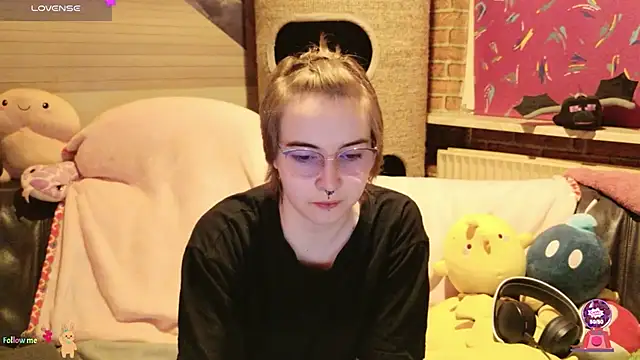 GamerGirl Eve online show from 11-25-25, 06:08