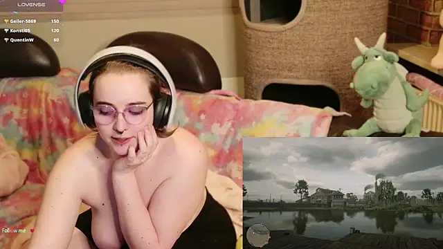 GamerGirl Eve online show from 03-08-26, 02:04