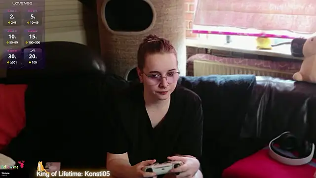 Snapshot of GamerGirl_Eve chatting on 06-16-26, 04:09 GamerGirl Eve online show from 06-16-26, 04:09