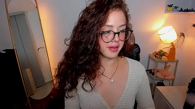 Cassandra Caiin online show from 10-24-25, 05:15