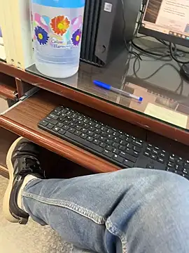 Snapshot of bigshow112 chatting on 12-05-24, 06:32 bigshow112 online show from 12-05-24, 06:32