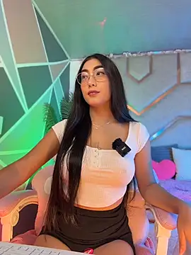 Snapshot of shanon- chatting on 04-06-26, 07:04 shanon- online show from 04-06-26, 07:04
