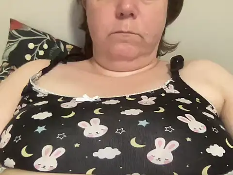 Snapshot of ParisNova chatting on 01-05-25, 09:15 ParisNova online show from 01-05-25, 09:15