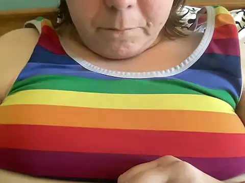 Snapshot of ParisNova chatting on 03-12-25, 04:13 ParisNova online show from 03-12-25, 04:13