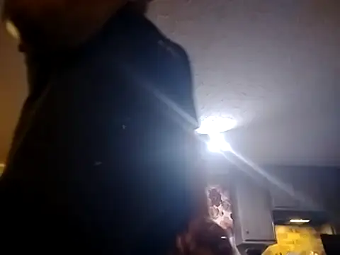 Snapshot of Makeyoucumallover chatting on 11-24-25, 06:35 Makeyoucumallover online show from 11-24-25, 06:35