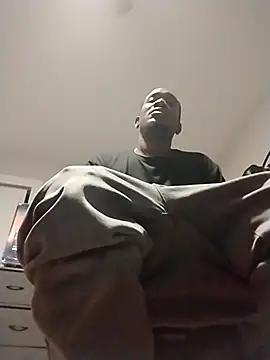 Snapshot of Makeyoucumallover chatting on 11-25-25, 10:15 Makeyoucumallover online show from 11-25-25, 10:15