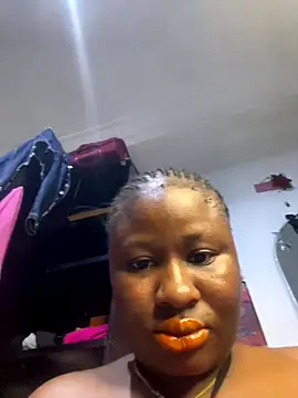 catty3232 online show from 10-28-25, 06:21