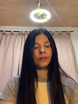 Estefani 32 online show from 03-12-26, 11:11