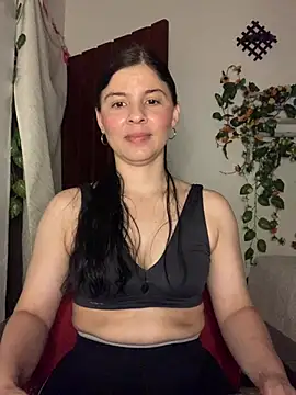 Estefani 32 online show from 07-10-26, 12:15