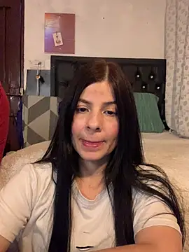 Estefani 32 online show from 07-21-26, 05:37