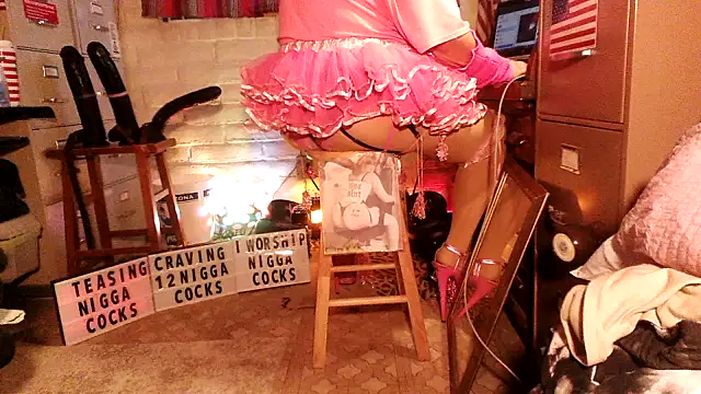 Snapshot of tgirljillforbbc chatting on 03-27-26, 06:18 tgirljillforbbc online show from 03-27-26, 06:18