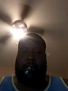Snapshot of biggreen850 chatting on 12-31-24, 12:32 biggreen850 online show from 12-31-24, 12:32