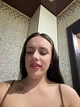 Snapshot of Lisaaan chatting on 12-13-24, 12:39 Lisaaan online show from 12-13-24, 12:39