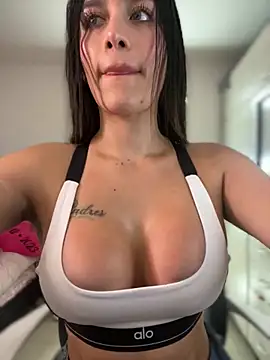 Emmily 19 online show from 11-11-25, 11:05