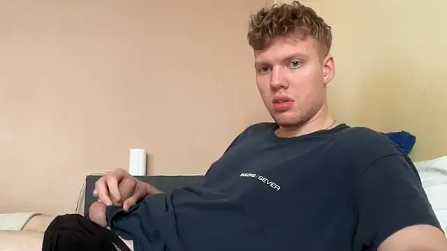 Snapshot of sexybooii6968 chatting on 02-11-26, 02:00 sexybooii6968 online show from 02-11-26, 02:00