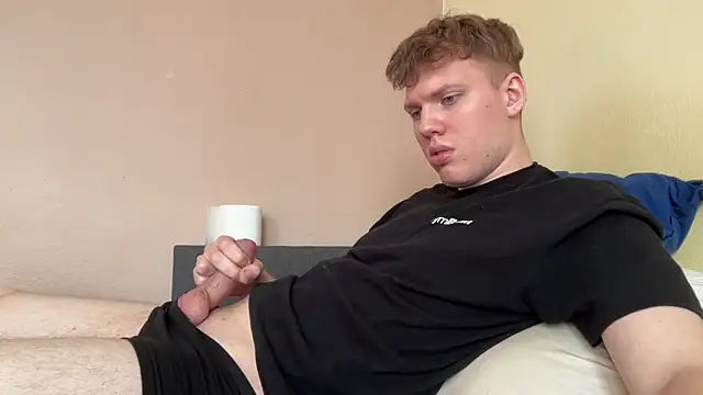 Snapshot of sexybooii6968 chatting on 02-12-26, 01:28 sexybooii6968 online show from 02-12-26, 01:28