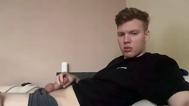 Snapshot of sexybooii6968 chatting on 02-15-26, 01:20 sexybooii6968 online show from 02-15-26, 01:20