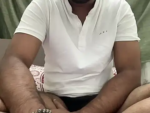 Snapshot of Greekartsguru chatting on 10-18-25, 01:56 Greekartsguru online show from 10-18-25, 01:56