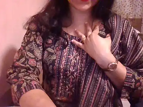 Snapshot of Pinky_4 chatting on 05-31-26, 01:25 Pinky 4 online show from 05-31-26, 01:25