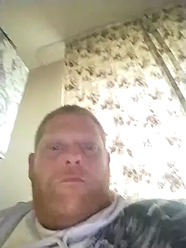 Snapshot of Baumhackel chatting on 04-12-26, 03:50 Baumhackel online show from 04-12-26, 03:50
