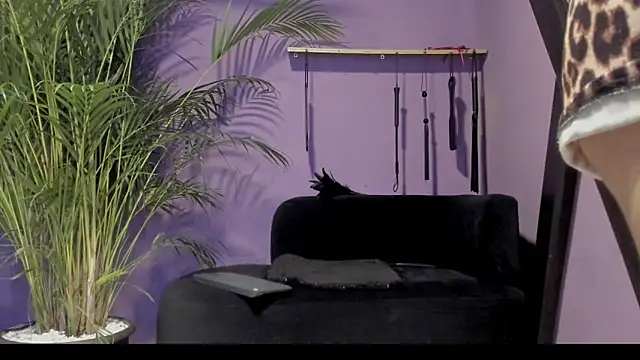 kathe hot online show from 04-21-26, 08:23