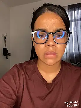 Snapshot of trianawhite chatting on 12-10-24, 08:49 trianawhite online show from 12-10-24, 08:49