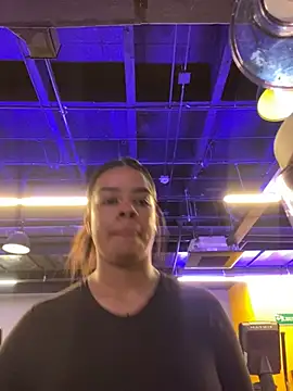 Snapshot of trianawhite chatting on 12-18-24, 04:17 trianawhite online show from 12-18-24, 04:17