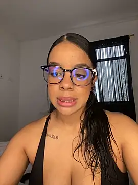 Snapshot of trianawhite chatting on 06-30-26, 03:46 trianawhite online show from 06-30-26, 03:46
