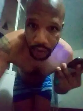 Snapshot of eatxaxa chatting on 12-14-24, 12:33 eatxaxa online show from 12-14-24, 12:33