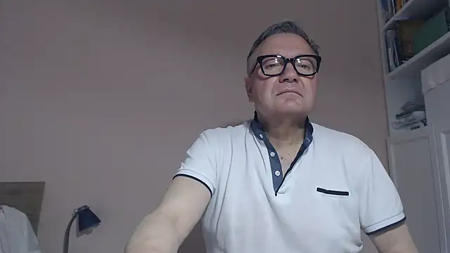 Snapshot of YOU6me chatting on 06-03-26, 09:23 YOU6me online show from 06-03-26, 09:23