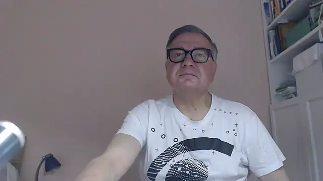 Snapshot of YOU6me chatting on 06-17-26, 07:22 YOU6me online show from 06-17-26, 07:22