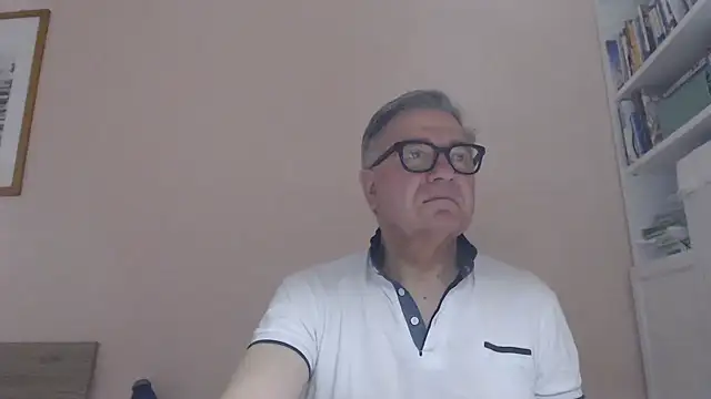 Snapshot of YOU6me chatting on 06-25-26, 07:24 YOU6me online show from 06-25-26, 07:24