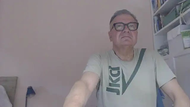 Snapshot of YOU6me chatting on 06-29-26, 10:15 YOU6me online show from 06-29-26, 10:15