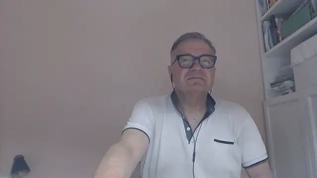 Snapshot of YOU6me chatting on 06-30-26, 10:27 YOU6me online show from 06-30-26, 10:27