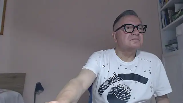Snapshot of YOU6me chatting on 07-17-26, 06:53 YOU6me online show from 07-17-26, 06:53