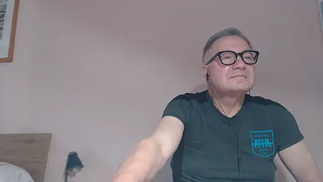Snapshot of YOU6me chatting on 07-30-26, 10:47 YOU6me online show from 07-30-26, 10:47