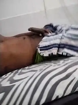 Snapshot of chocolatico1982 chatting on 12-03-24, 07:11 chocolatico1982 online show from 12-03-24, 07:11