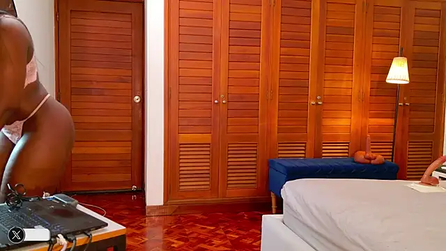 lissetlong69 online show from 12-13-25, 11:43