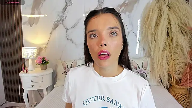 hannahill69 online show from 04-10-26, 04:50