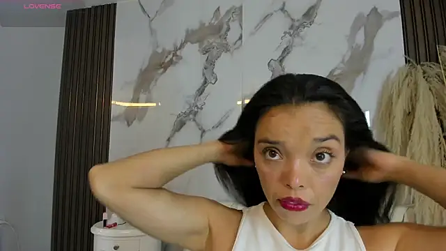 Snapshot of hannahill69 chatting on 06-03-26, 04:59 hannahill69 online show from 06-03-26, 04:59