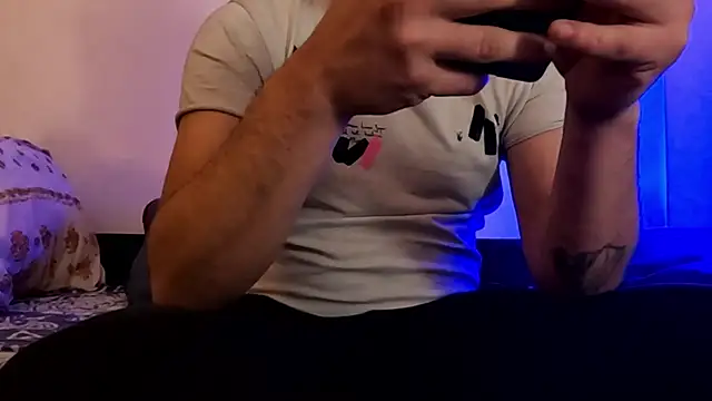 Snapshot of Lucas1andOnly4Girl chatting on 12-03-24, 07:44 Lucas1andOnly4Girl online show from 12-03-24, 07:44