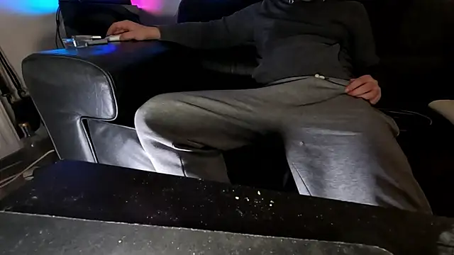 Snapshot of Lucas1andOnly4Girl chatting on 01-06-25, 10:47 Lucas1andOnly4Girl online show from 01-06-25, 10:47