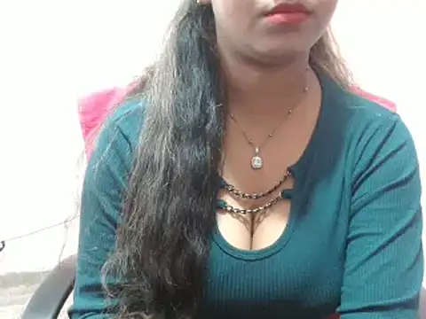 LovingPihu online show from 02-13-25, 08:06