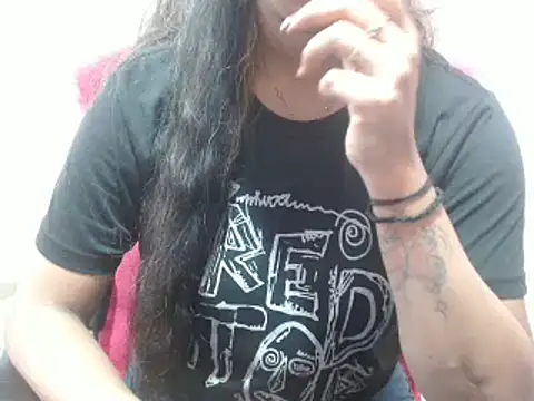 LovingPihu online show from 03-11-25, 11:12