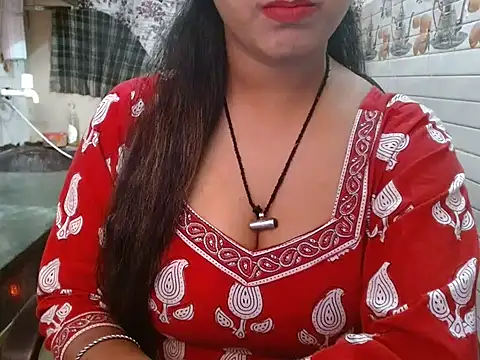 LovingPihu online show from 11-18-25, 06:18