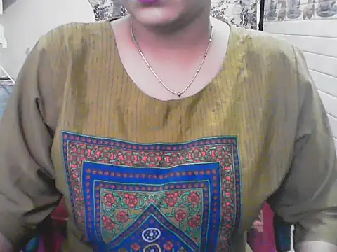 LovingPihu online show from 06-08-26, 06:03
