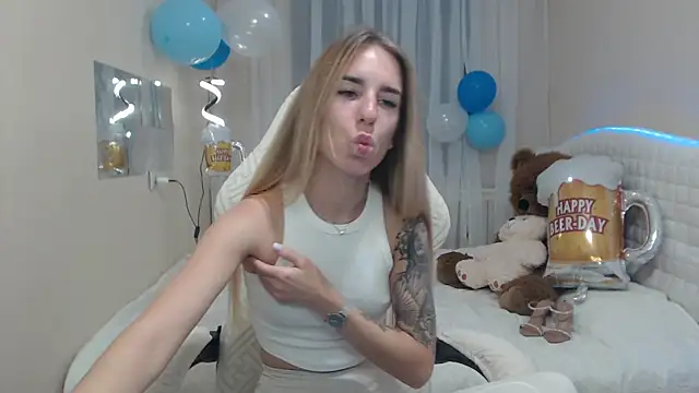 Snapshot of DeboraHorny chatting on 09-22-25, 06:04 DeboraHorny online show from 09-22-25, 06:04
