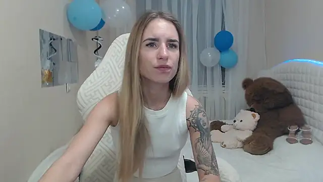 Snapshot of DeboraHorny chatting on 09-29-25, 05:56 DeboraHorny online show from 09-29-25, 05:56